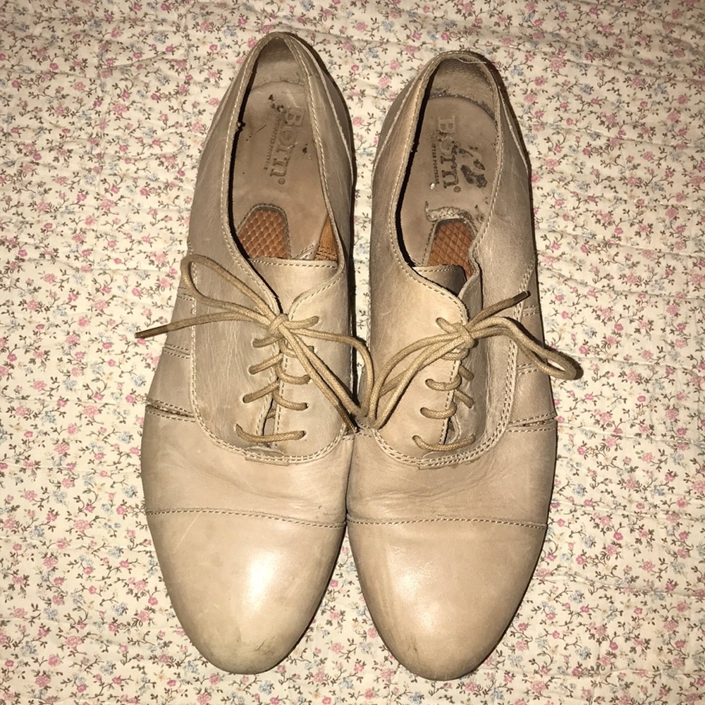 Women’s Born leather shoes